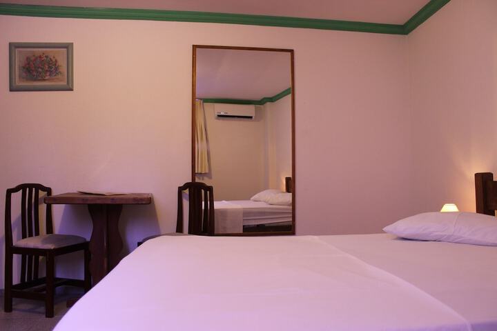 Room 9 of 40