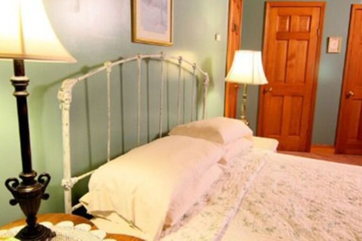 Room 2 of 99