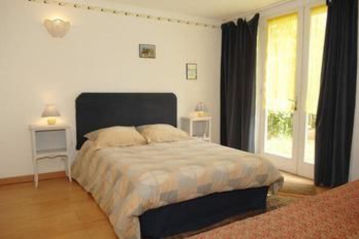 Room 10 of 11