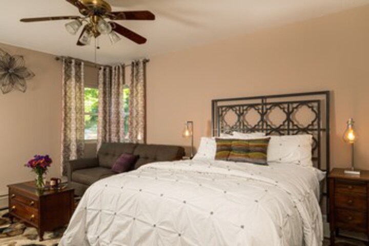 Room 4 of 282