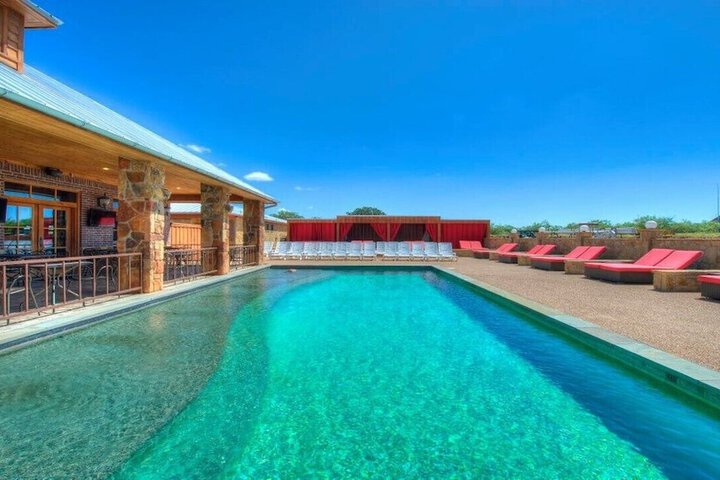 Pool 32 of 51