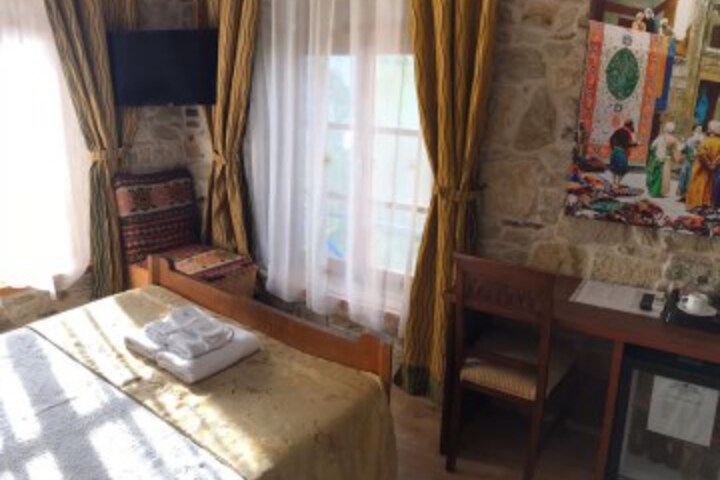 Room 44 of 90