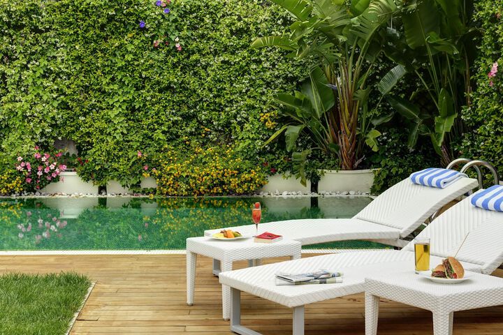 Pool Hotel