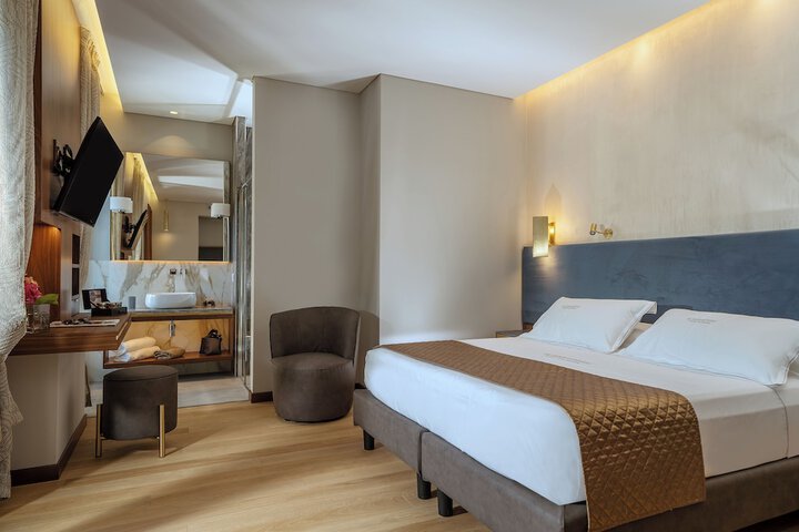 Room 43 of 97