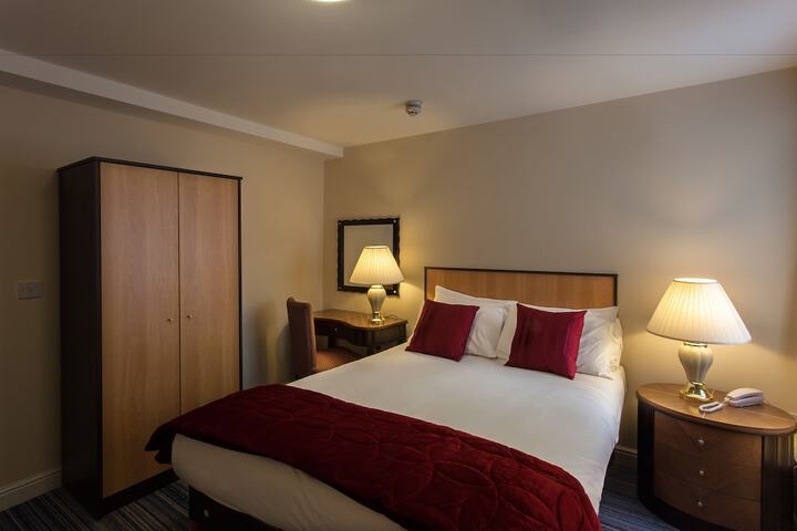 Room 10 of 141