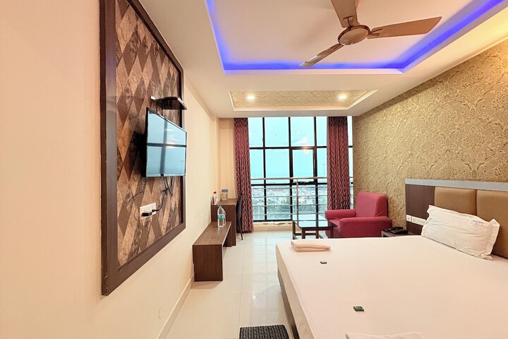Room 14 of 30