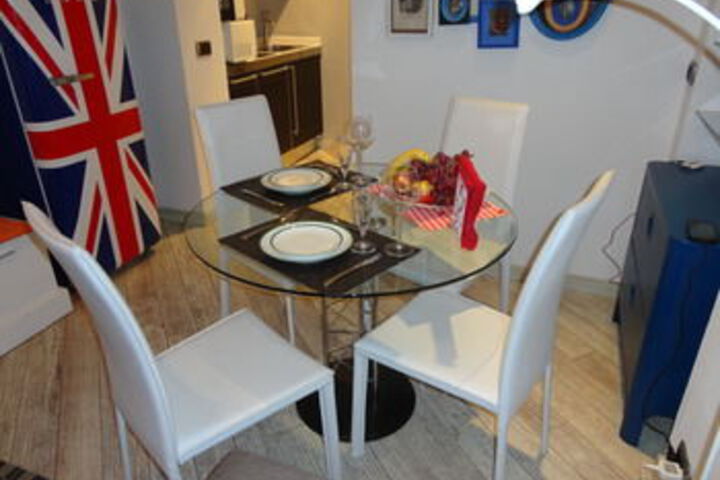 Room 15 of 21