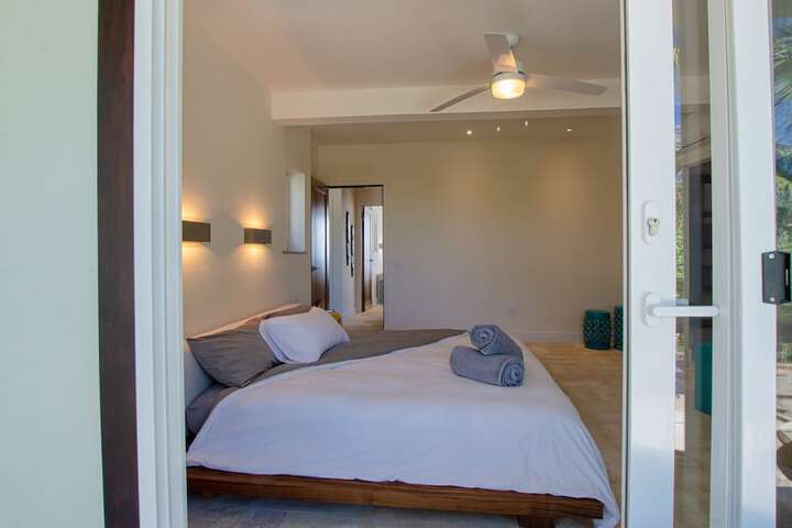 Room 5 of 89