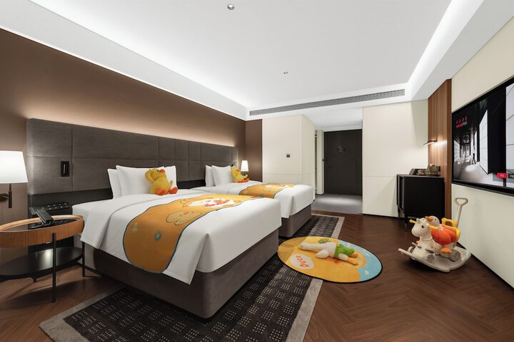 Room 16 of 82