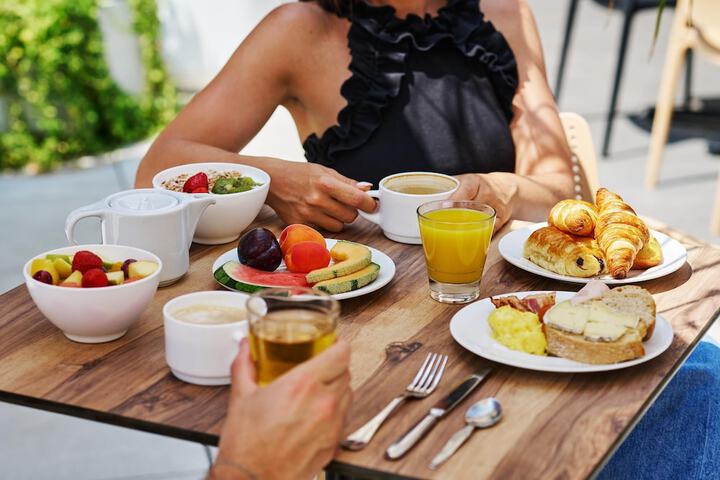 Breakfast/Coffee Service 69 of 120