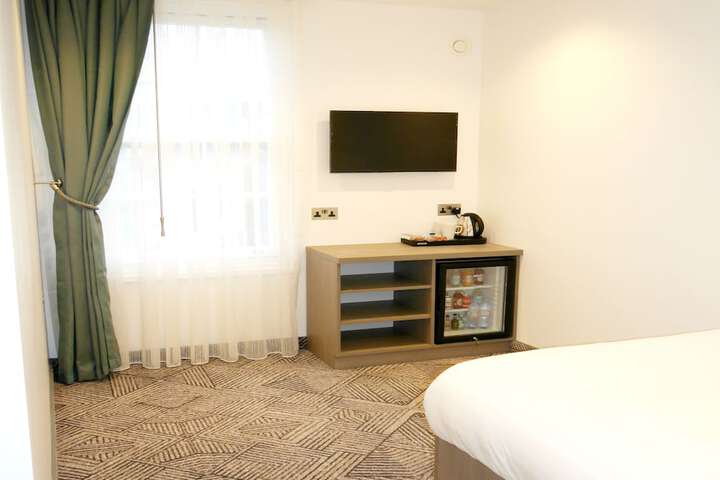 Room 60 of 144