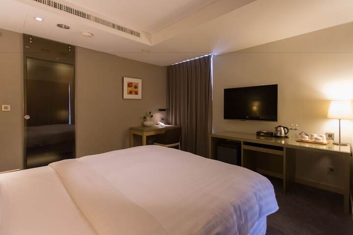 Room 12 of 53