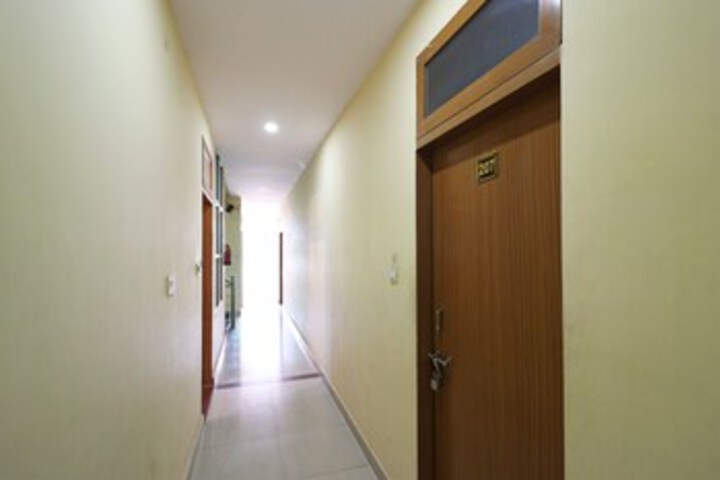 Ballroom/Hall 12 of 48