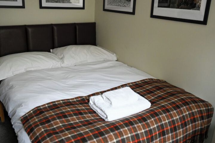 Room 11 of 26