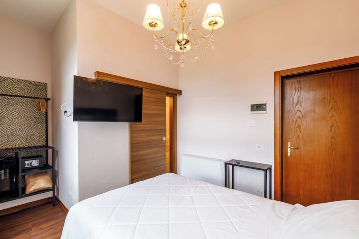 Room 80 of 185