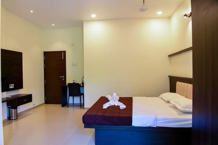 Room 17 of 34