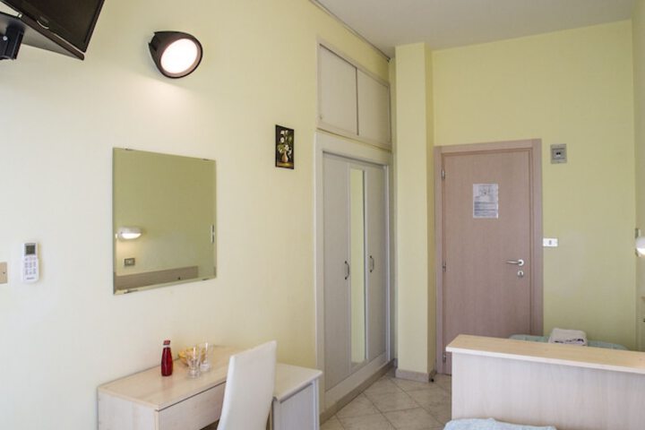 Room 19 of 34