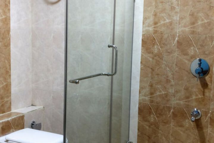 Room 17 of 27