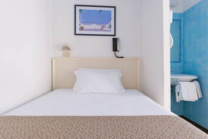 Room 20 of 40