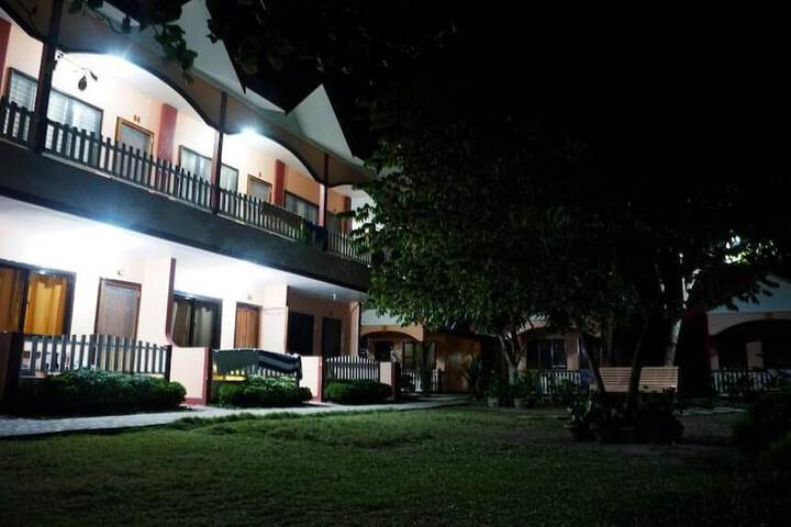 Hotel 33 of 40