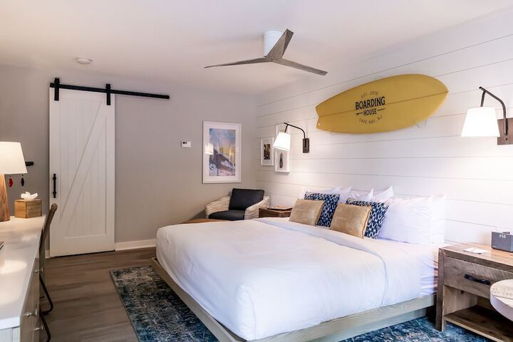 Room 4 of 28