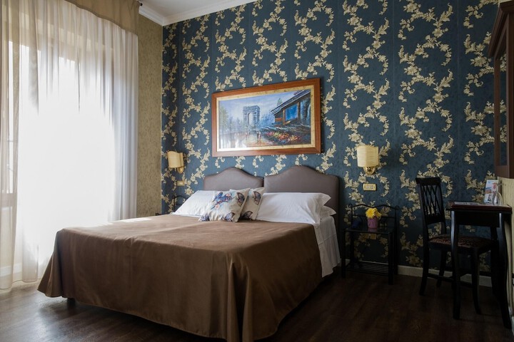Room 44 of 90