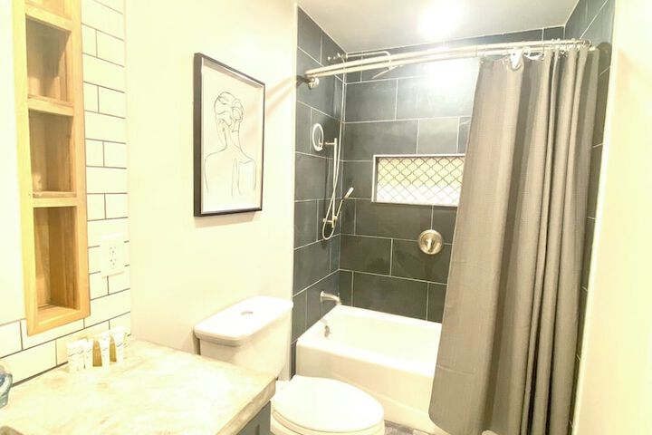Room 121 of 426