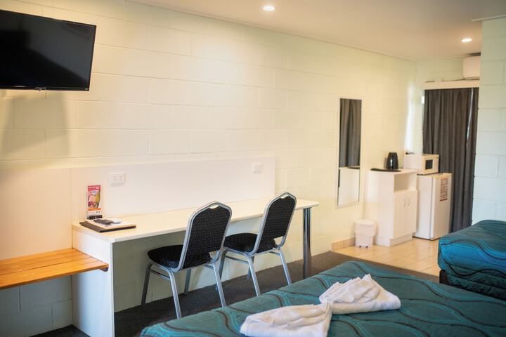 Room 6 of 40