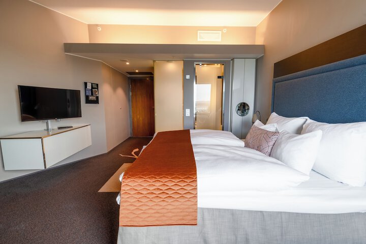 Room 13 of 94