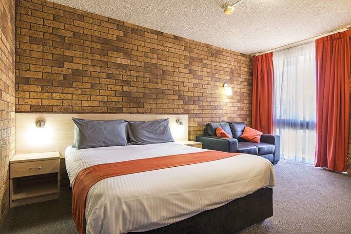 Room 16 of 42