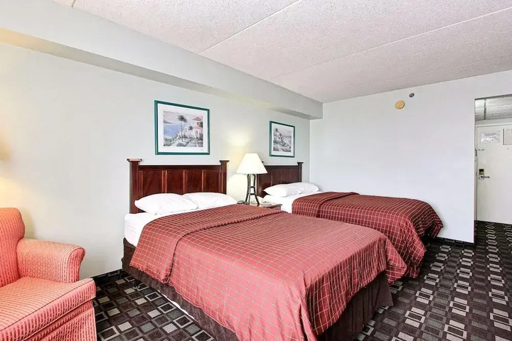 Room 5 of 13