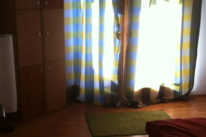 Room 3 of 8
