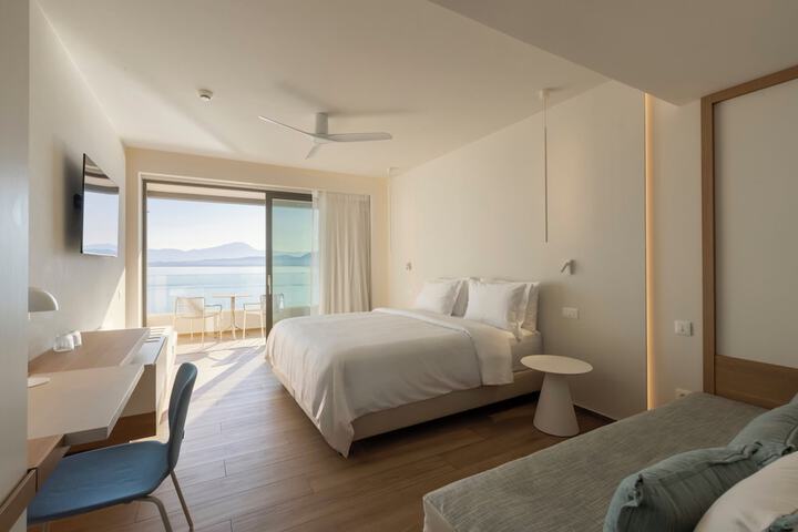 Room 4 of 30
