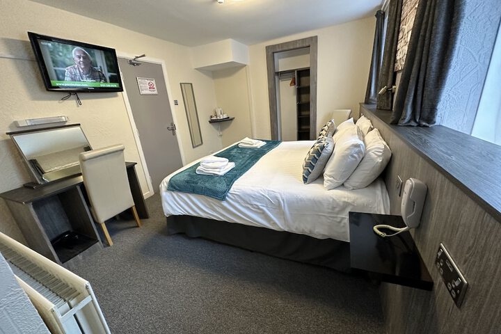 Room 13 of 26