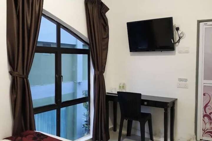 Room 21 of 27