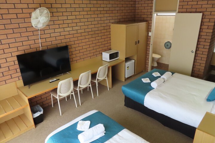 Room 3 of 67