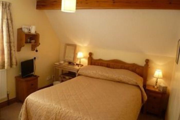 Room 5 of 11