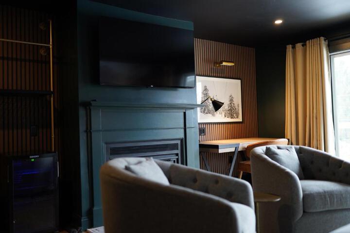 Family Suite (3 of 3)