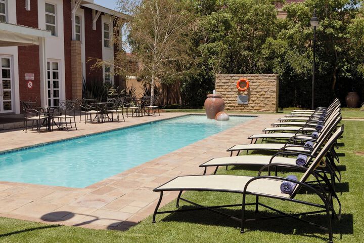 Pool Hotel