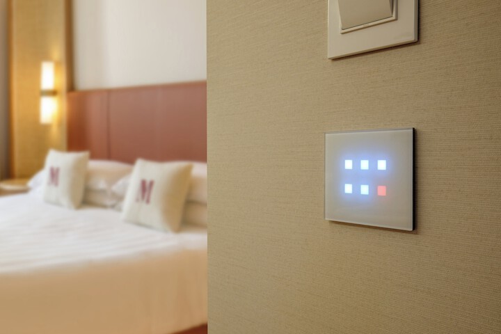 Room 8 of 42