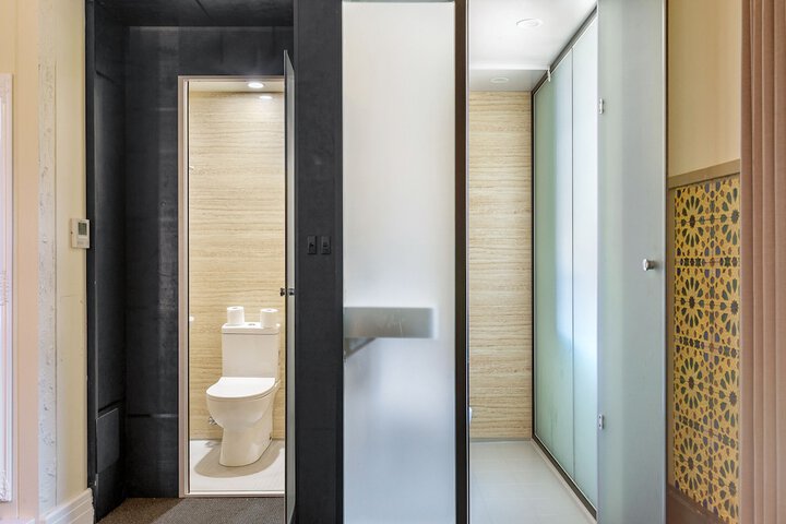 Room 5 of 50