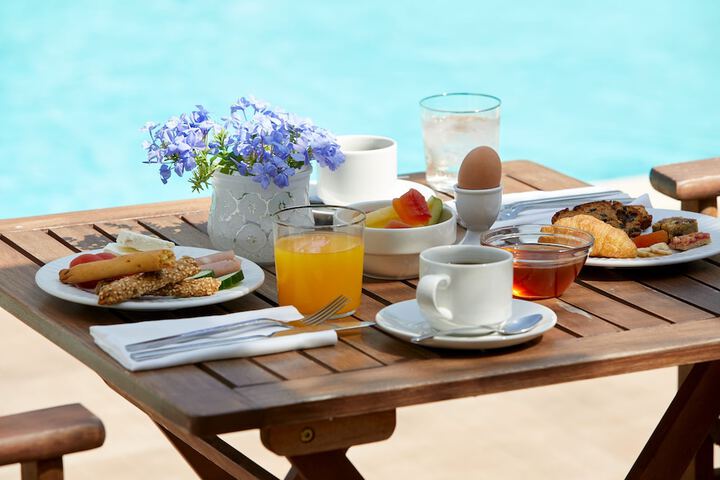 Breakfast/Coffee Service 25 of 32