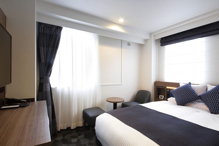 Room 4 of 41