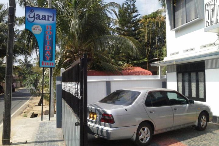 Yaarl Holiday inn
