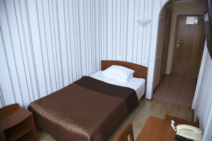 Room 10 of 84