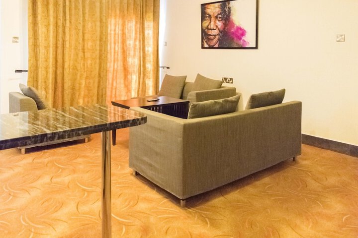 Room 16 of 114