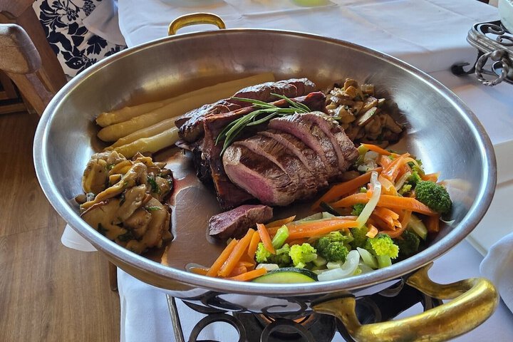 Dining 69 of 76