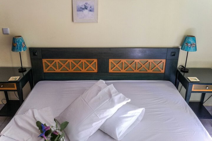 Room 4 of 50
