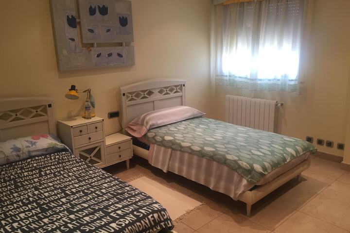 Room 26 of 165