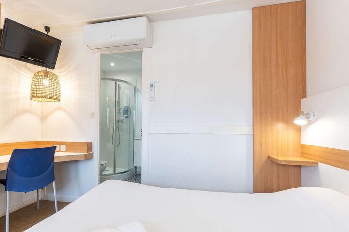 Room 52 of 128